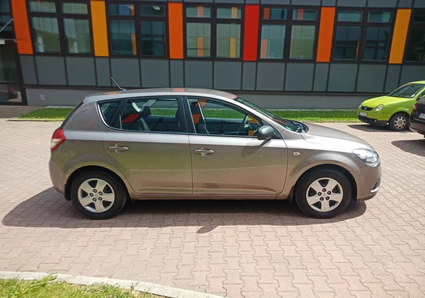 Kia Ceed cena 24900 przebieg: 175800, rok produkcji 2012 z Kraków małe 154